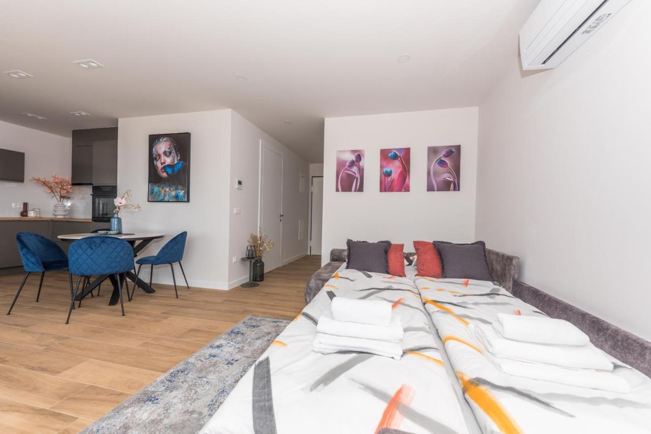 Luxury Adria Sea & City View Apartment Makarska Esterno foto
