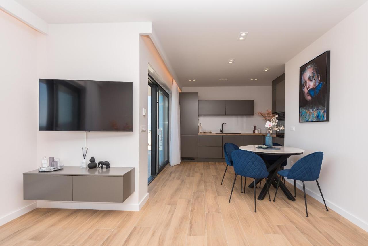 Luxury Adria Sea & City View Apartment Makarska Esterno foto