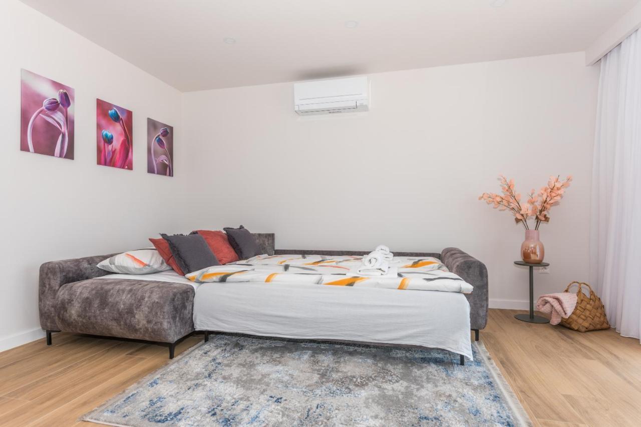 Luxury Adria Sea & City View Apartment Makarska Esterno foto